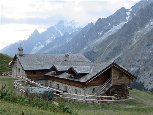 Refugia Bonarti - from rear