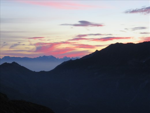 Sunrise behind refuge - Lac Blanc