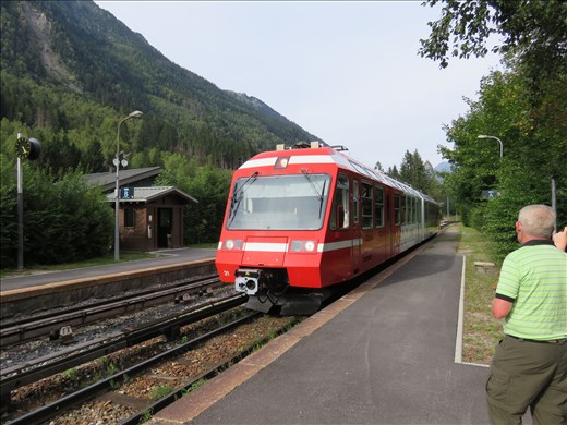 Local train back to Les Houches to collect left luggage - 5pm - 2 stops