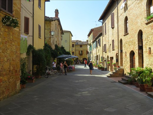 Pienza - streetscape