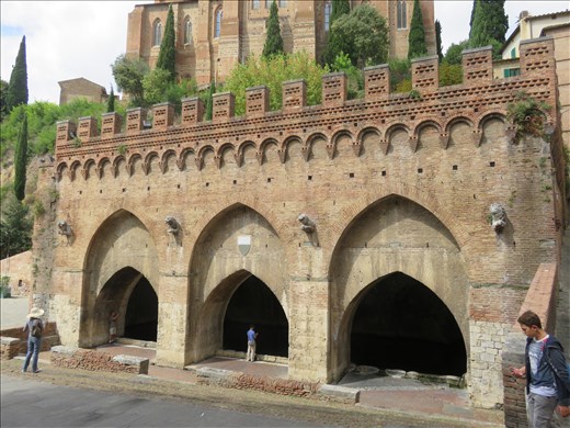 Siena - roman fountain/bath