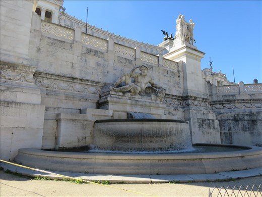 Rome - Vittoriano - fountain on each side of monument