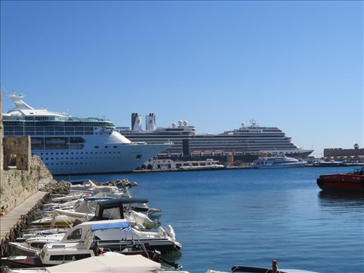 Rhodes - wharf - 2 cruise ships in 1 day