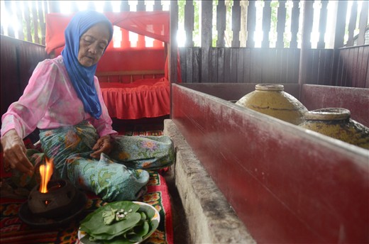 Incense in an offering ceremony is a must. Without the incense ceremony would no sacred.