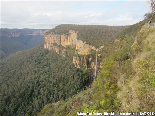 In the way of Jenolan , about 40 miunets walk towards to north you will find an old rural area with an amazing view of an unbelivible spring