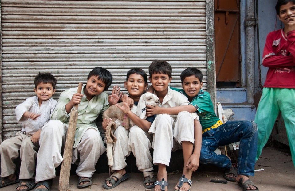 All Smiles!
Its all about the fun with all the things you have around.
@Chandni Chowk, Delhi