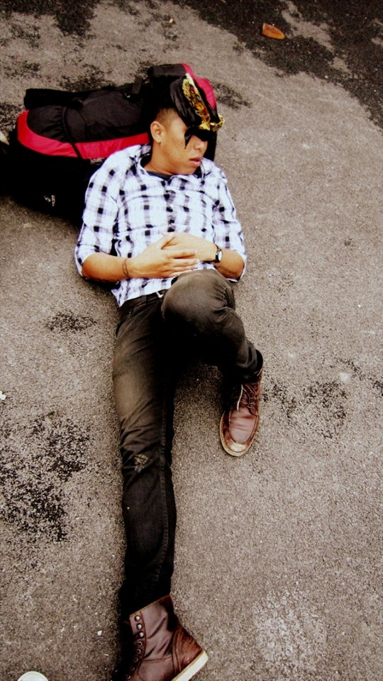 It's called 'Sleep Street' style - he was so exhausted tho