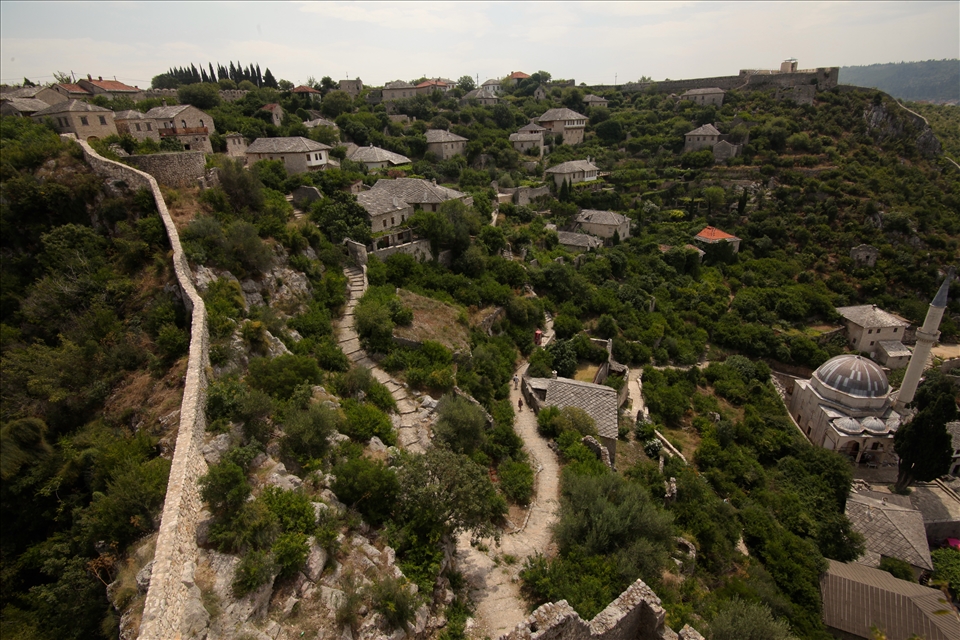 from the top of Mostar, everything gets put into perspective: the religious segregation, the political division. The overwhelming natural and designed beauty of the area, a constant during the times of war is an indefinite piece of hope for what the future holds
