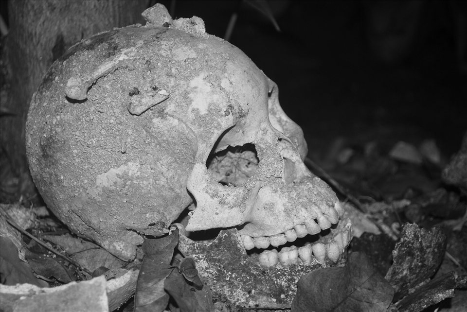 Fossils of the Gigantes (means giants) are being preserved in the caves of the island. According to folklore,  giants used to live in these islands.  And that's where the name Islas de Gigantes came from.  Islas de Gigantes in Carles, Iloilo  is one of the unchartered tourist destination in the Philippines.  If you're a big fan of spelunking, be amazed with the stalactites and rock formations inside the cave.
