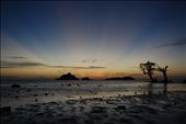 Rustic.  Experience the beautiful sunrise in Islas de Gigantes..  During low tide, you can walk on the sandbar to reach other nearby islets.
 : by karrie, Views[770]