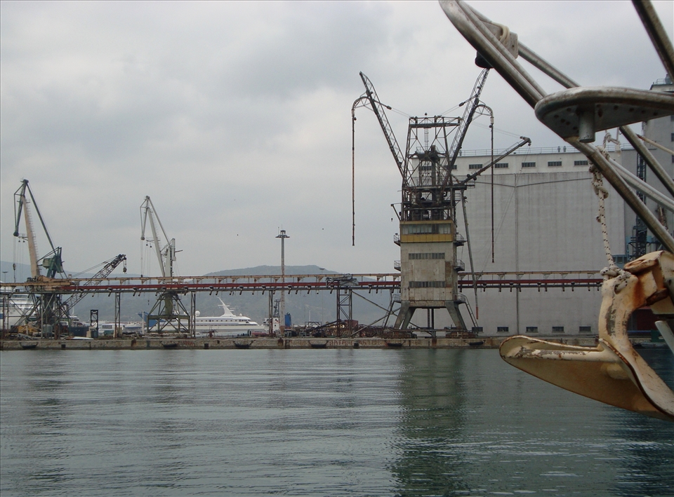 The old commercial port is also there to show that Greece is more than its sun.