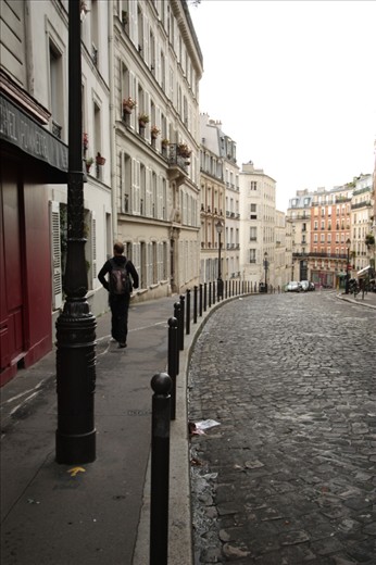 Nothing like walking in a lonely Montmartre. Rain is over and maybe the blue sky wont take that long to arrive this time.