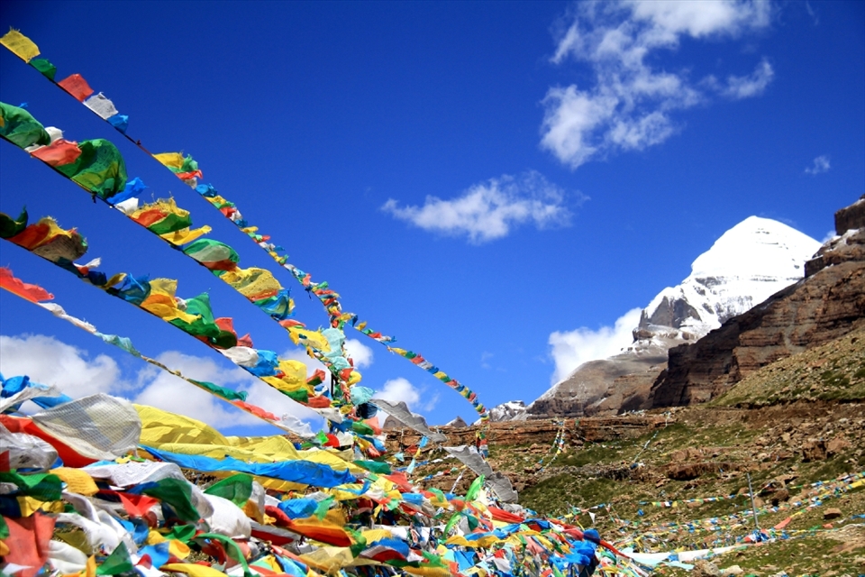  Mount Kailash is the holy mountain of Tibetian Buddhism and the centre of the world.