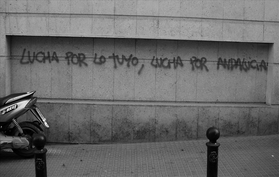(5) Graffiti on a Cádiz side street advocates fighting for what’s yours – a slogan of support for Andalucían independence movements. The region has long viewed itself as a separate entity from the rest of Spain, and recent economic distress has deepened this divide.