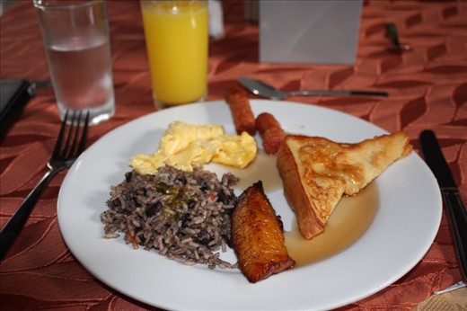 Buffett breakfast at Arenal Paraiso