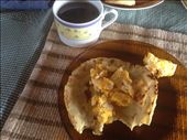 Breakfast burrito con homemade tortilla, huervo y queso, agua dulce: by kendal00, Views[921]