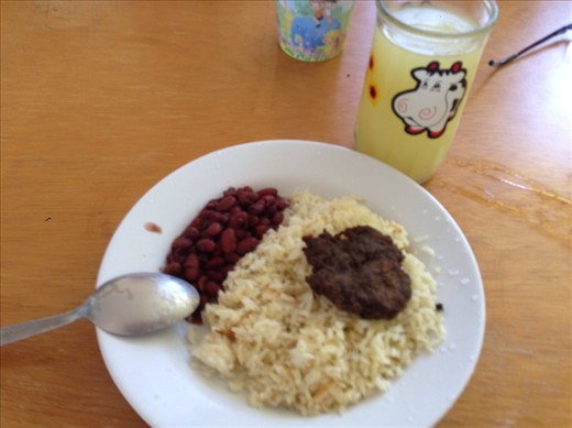 Arroz y frijoles, hamburger patty??