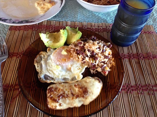 Gallo pinto, fried huervo, fried queso, aguacate