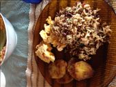 Gallo pinto, scrambled huervos, fried guieno: by kendal00, Views[194]