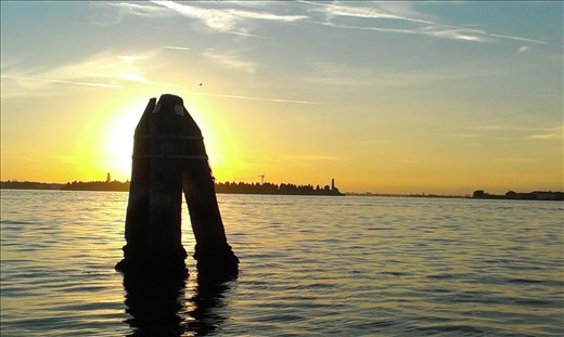 After visiting Burano island,I was on the way back to Venezia