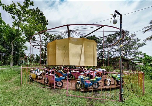 Something I don't see everyday; okay something I've never seen before anywhere. 