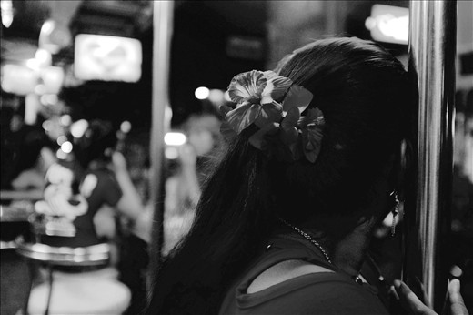 A stripper named Boe.
She was surprised when she saw me smoking.
