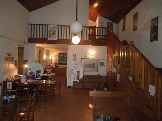 the common room and kitchen at Salamenca