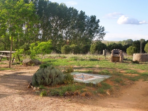 The garden at Montemarte albergue