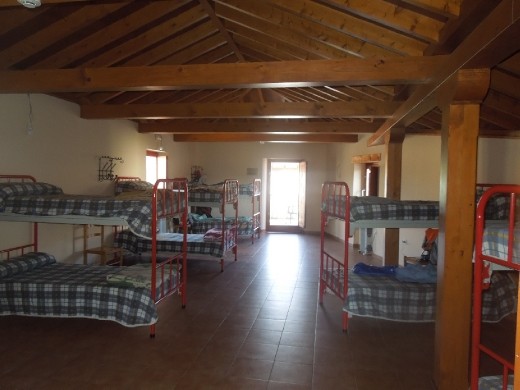 Beautiful sleeping area at Albergue at Rionegro del Puente