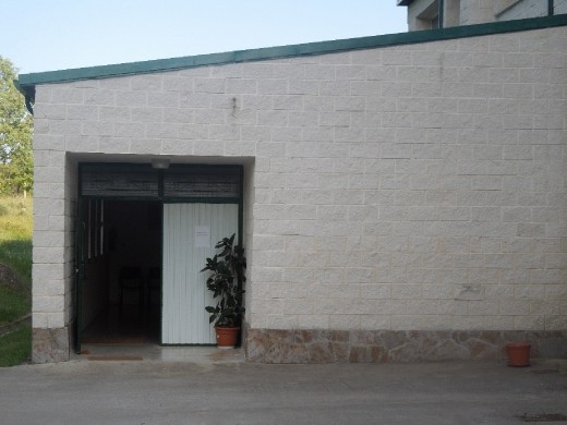 The albergue at Asturianos is connected to their local recreation centre and houses only 6 beds, and the shower was great!