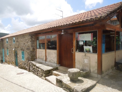 This is the common area and, on the left side, the kitchen and stables