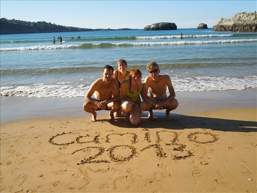 Day 9: Valeri, me, Imka & Stephan on the beach at Islares