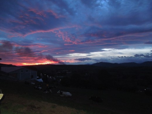 Day 23: Red sky in morning, sailors warning! Signs of the rain to come on the Way to Borres.