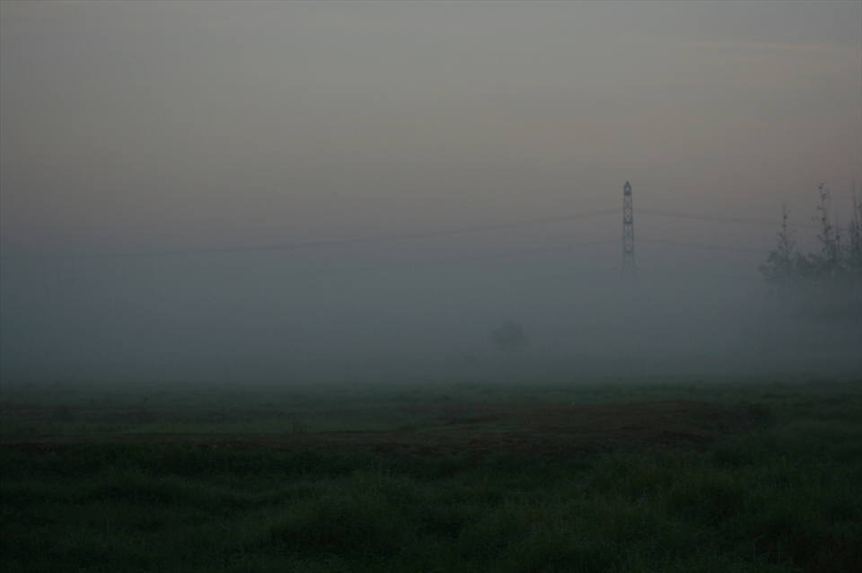 06:34am: No other car or people were around the area. The electrical lines on the west side of the road were waiting to be touched by the first streak of sunlight.