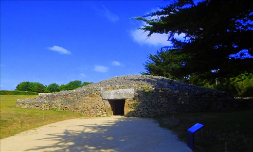 Mound for many persons