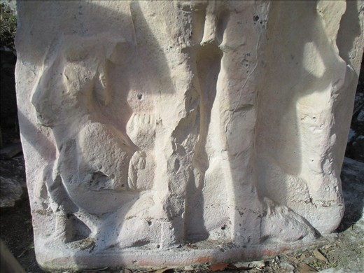 Engravings of a captive, Tikal