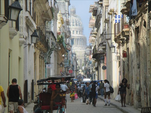 Habana vieja, with views of the Capitol building