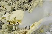 Risking diseases of the lungs, heart and eyes, miners extract pure sulphur as it emerges in molten form from deep within the crater: by kithamilton, Views[639]