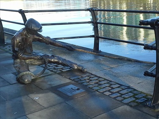 Love the sculptures!