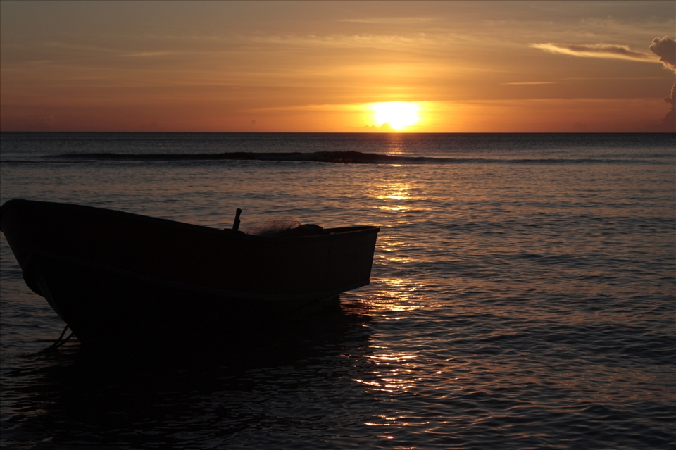 Uwian Na (A Day's End) - a local fisherman's boat retires after a long day's work