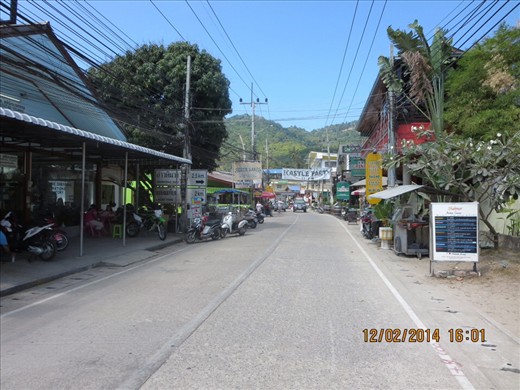 Glimpse of the town from the back of the tuktuk