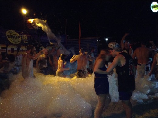 Foam beach party!! Haad Rin, normal night.