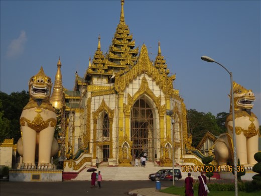 Shwedagon Pagoda, Yangon