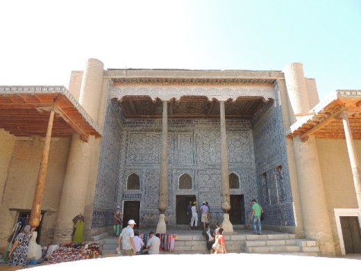 ruler's residence courtyard