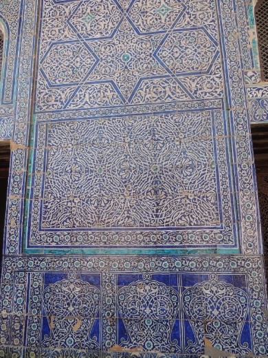 Majolica walls in ruler's residence courtyard 1