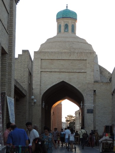 Toqi Saffaron (traditional exchange bank gate)