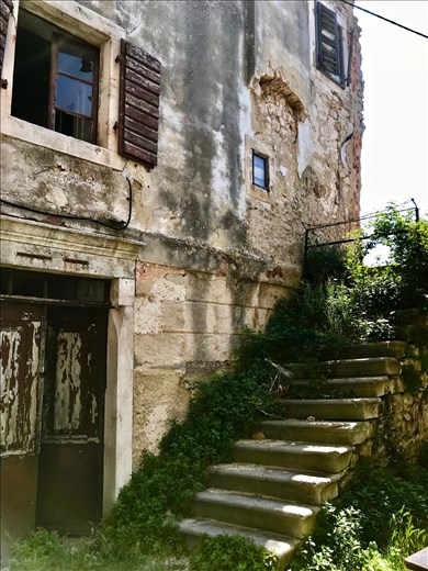 Plomin stairway to nowhere