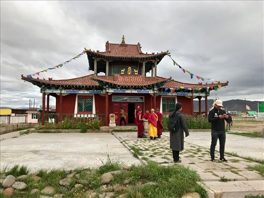 Murun monastery temple with monks, Damba and Booloroo