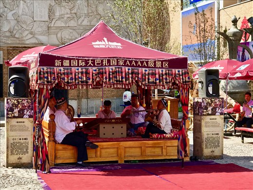 local musicians playing in front of Great Minaret at Grand Bazaar 