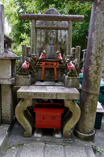 Stone shrine, Inari